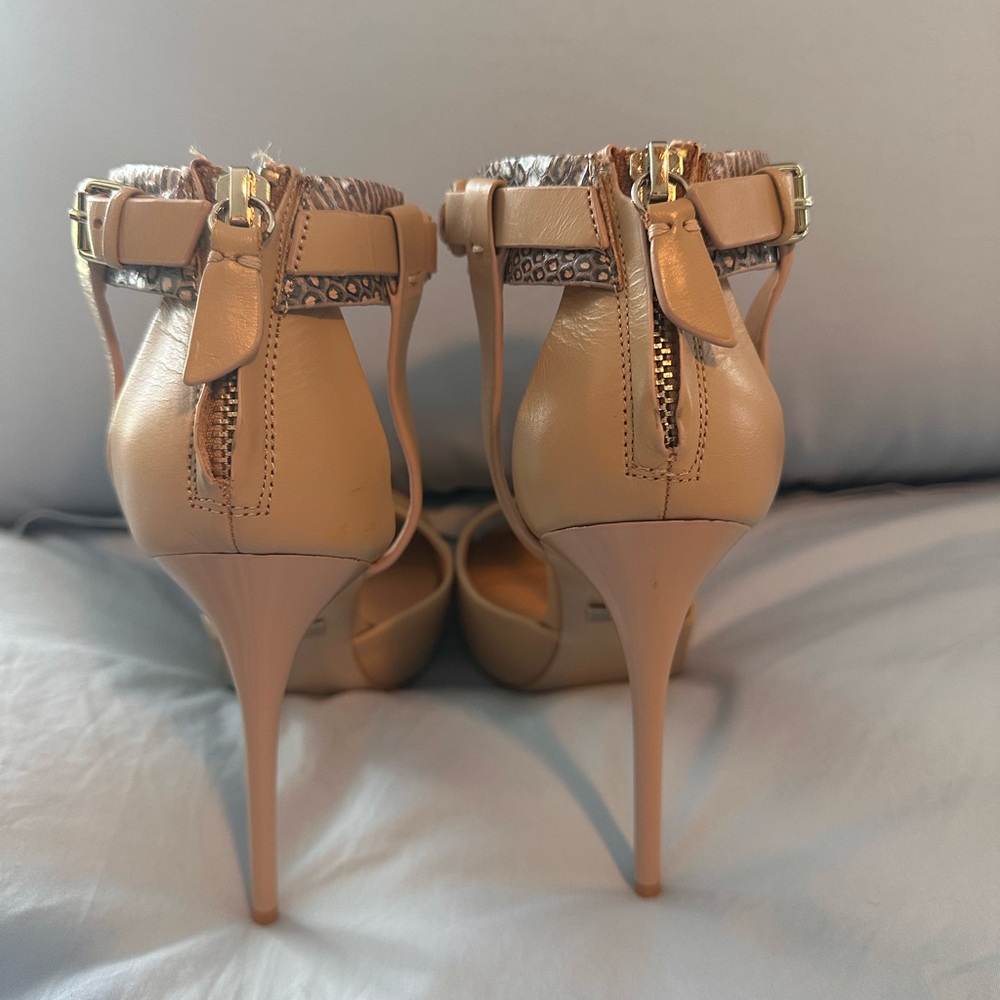 Badgley Mischka Tan Stiletto Heels